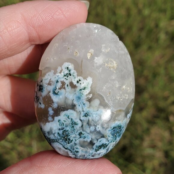 Moss Agate Palm Stone Pillow (108) - Picture 1 of 5